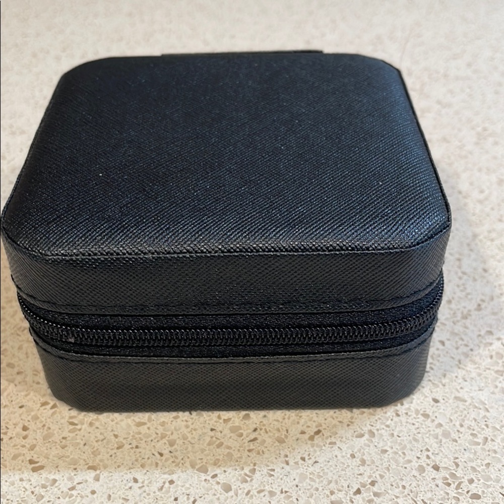 NEW Black Travel Jewelry Case Compact Zippered Storage